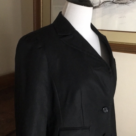 Banana Republic Black Blazer. Size 6 - Picture 3 of 6